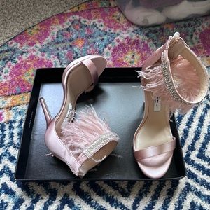 Nina pink feather heels, size 6, new in box